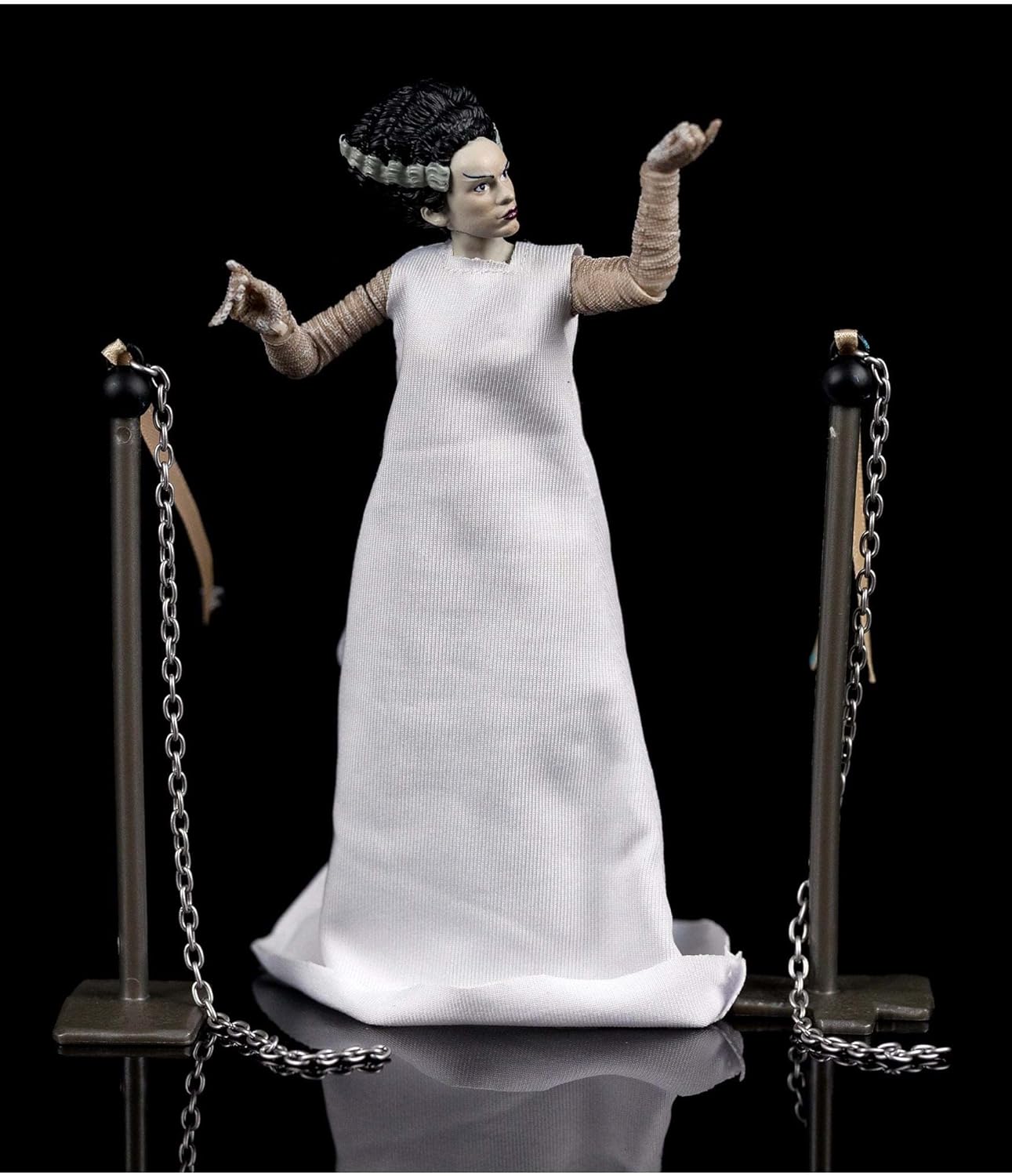 Jada 31960 Universal Plastic Monsters 6" Bride of Frankenstein Action Figure Toy (Like New)