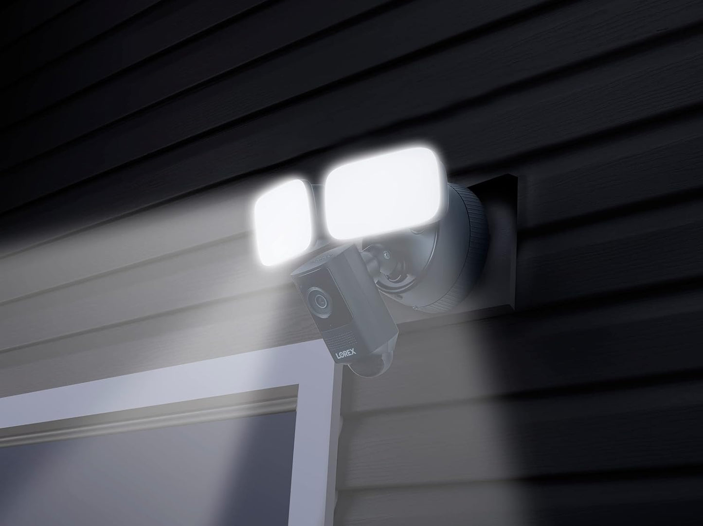 Lorex W452ASDB-E Outdoor Floodlight Security Camera w/ Color Night Vision, Black (Like New)