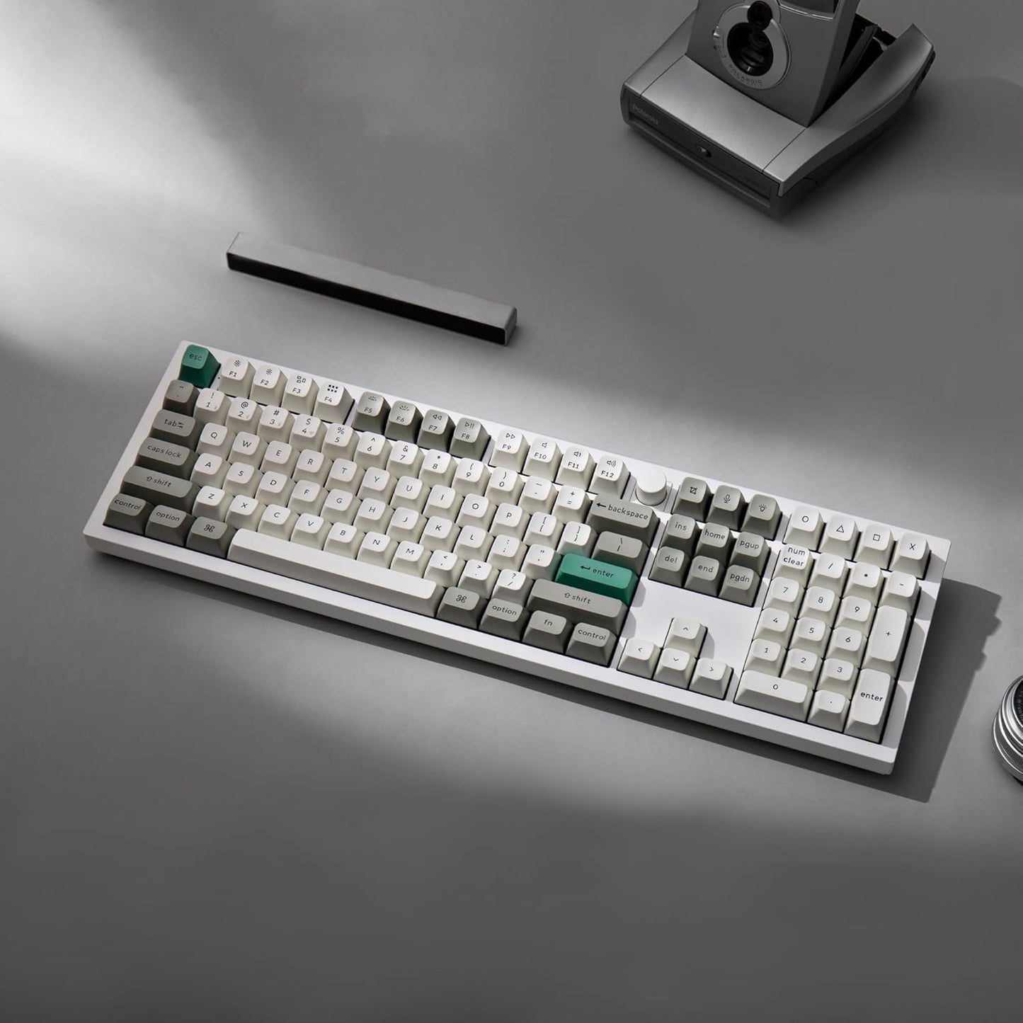 Keychron Q6 Backlit 87 Keys Wireless Custom Mechanical Keyboard for Mac/Windows (Like New)