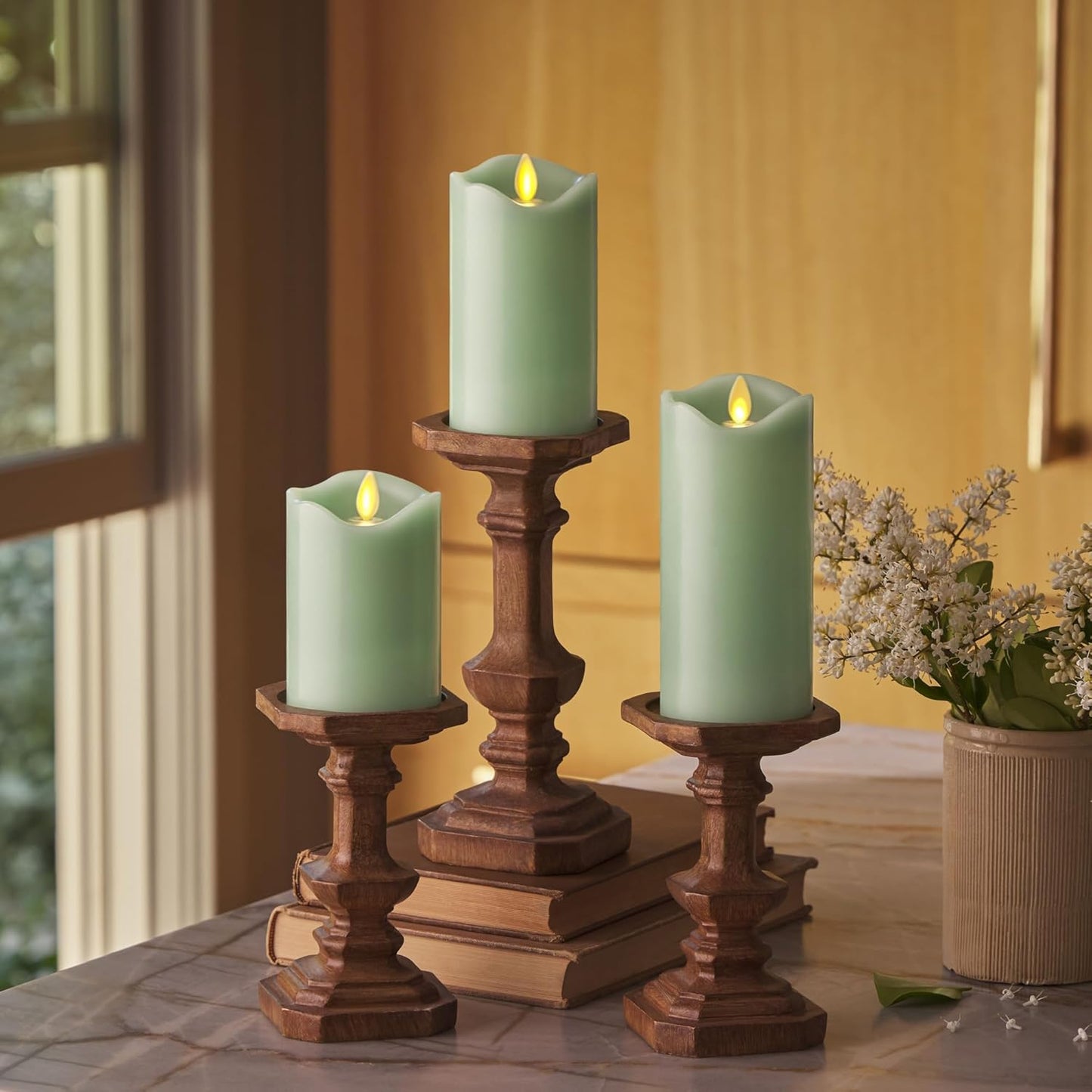 Matchless Lightweight Moving Flame Indoor Flameless LED Battery Candle for Decor (Like New)