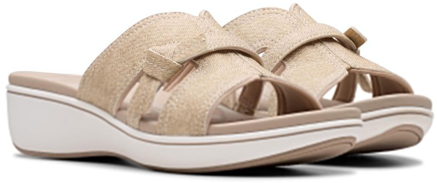 Clarks Women Breeze Rae Mia Solid Modern Sandal with Lightweight, Sporty Feel (Like New)