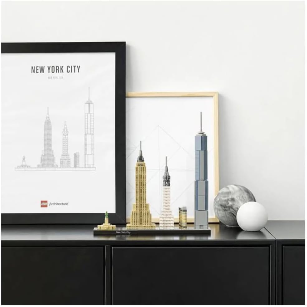 LEGO 21028 Architecture Skyline New York City Building Kit, Multicolor - 598pcs (Like New)