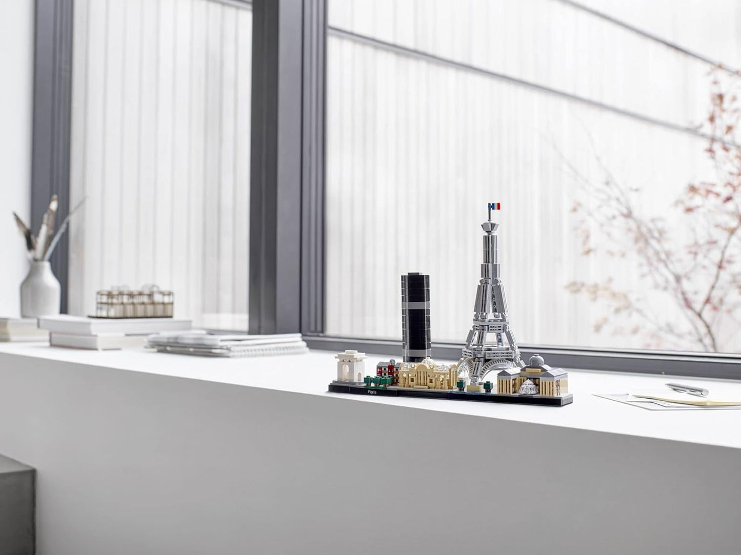 LEGO Architecture Paris Model Building Toy Set for Kids (Ages 12+), 649 Pieces (Like New)