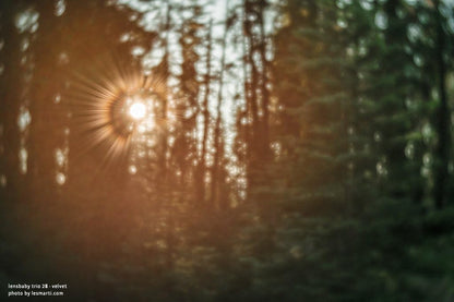 Lensbaby LBTR28CRF Trio 28mm Focal Length Standard Lens for Canon RF Cameras (Like New)