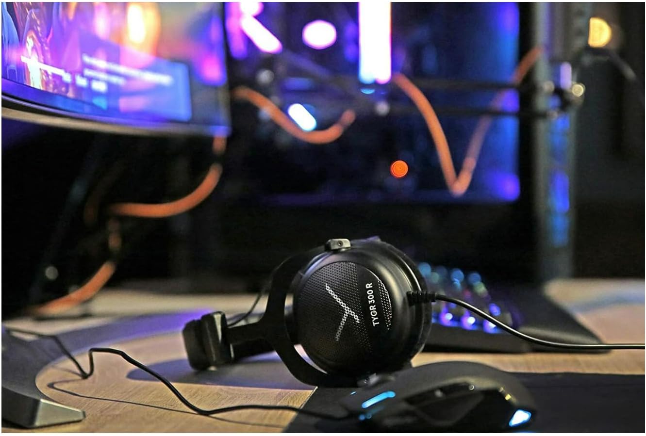 Beyerdynamic TYGR 300 R Open Retractable Wired Headset for Gaming, 32 Ohm, Black (Like New)
