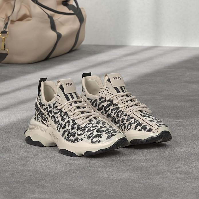 Steve Madden MAXI08S1-918 Narrow Lace-Up Maxima Sneaker for Women, Rubber Sole (Used)