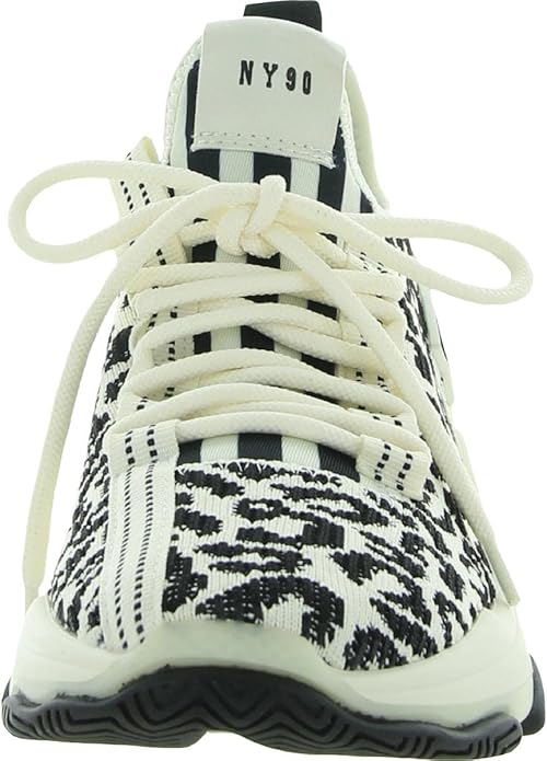 Steve Madden MAXI08S1-918 Narrow Lace-Up Maxima Sneaker for Women, Rubber Sole (Used)