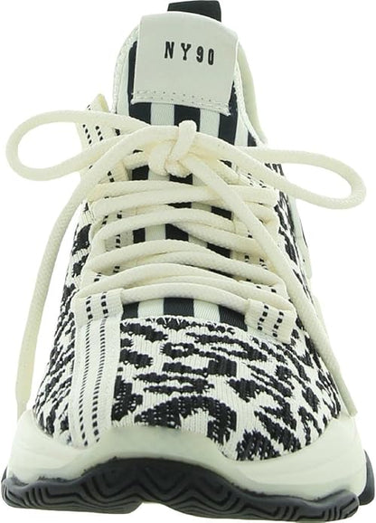 Steve Madden MAXI08S1-918 Narrow Lace-Up Maxima Sneaker for Women, Rubber Sole (Used)