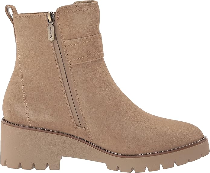 Blondo B7328 Dagger Waterproof Fashion Boots for Women, Leather Upper/Synthetic (Like New)