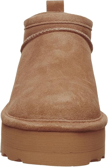 BEARPAW Women's Pull-On Retro Super Shorty Winter Boots, Closed Toe, Rubber Sole (Like New)