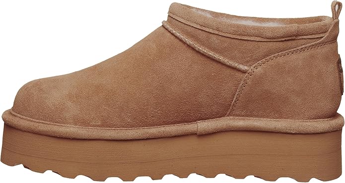 BEARPAW Women's Pull-On Retro Super Shorty Winter Boots, Closed Toe, Rubber Sole (Like New)