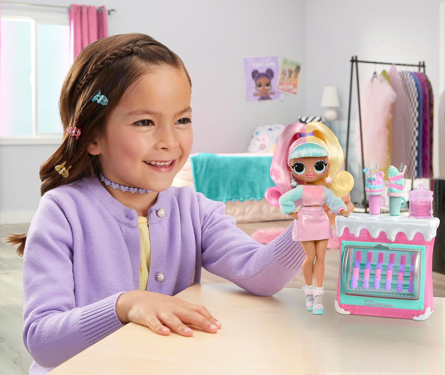 LOL Surprise OMG Sweet Nails Candylicious Sprinkles Shop w/ 15 Surprise for Kids (Like New)