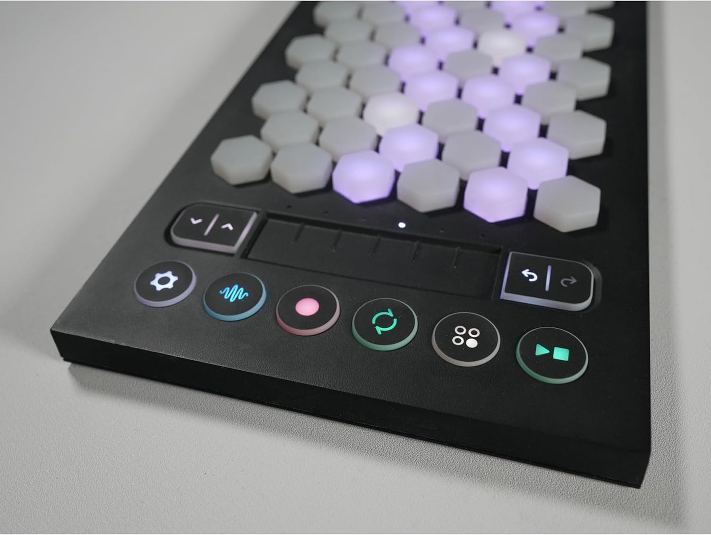 Intuitive Instruments Exquis 61-Keys MPE MIDI Controller, Hexagonal USB Keyboard (Like New)