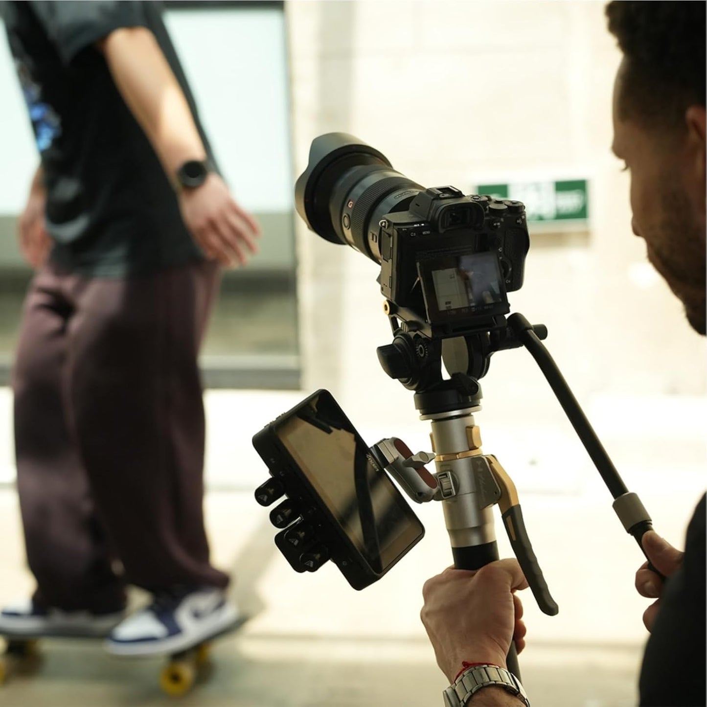 HARLOWE Carbon Fiber Quick Rlease Monopod Stand and Fluid Head for Photographer (Used, No Retail Box)