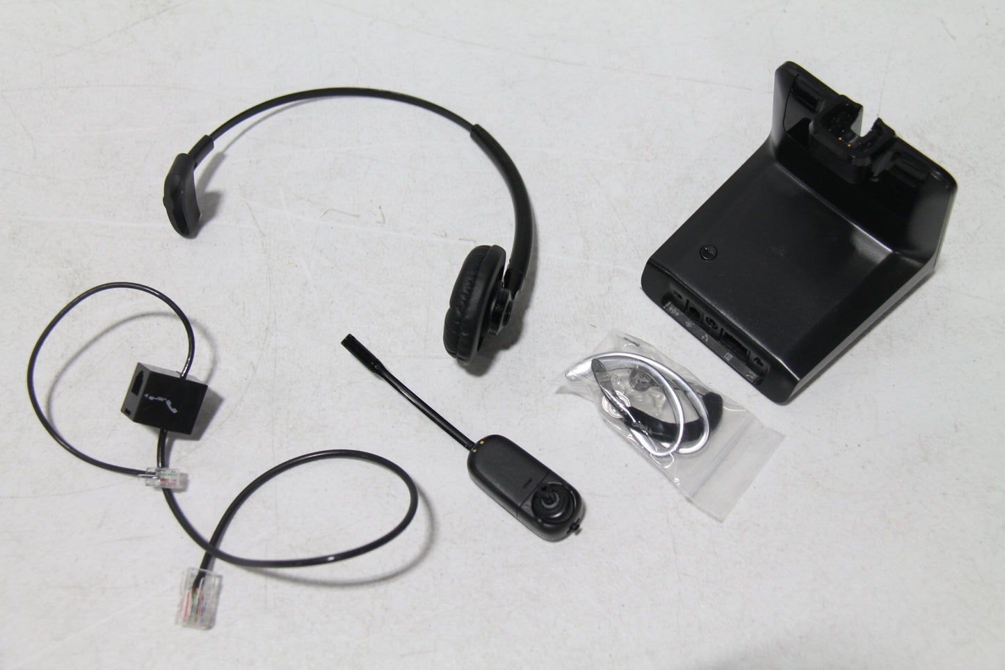 Plantronics - CS540 Wireless DECT Headset w/ Lifter (Poly) - Black/Silver (Used)